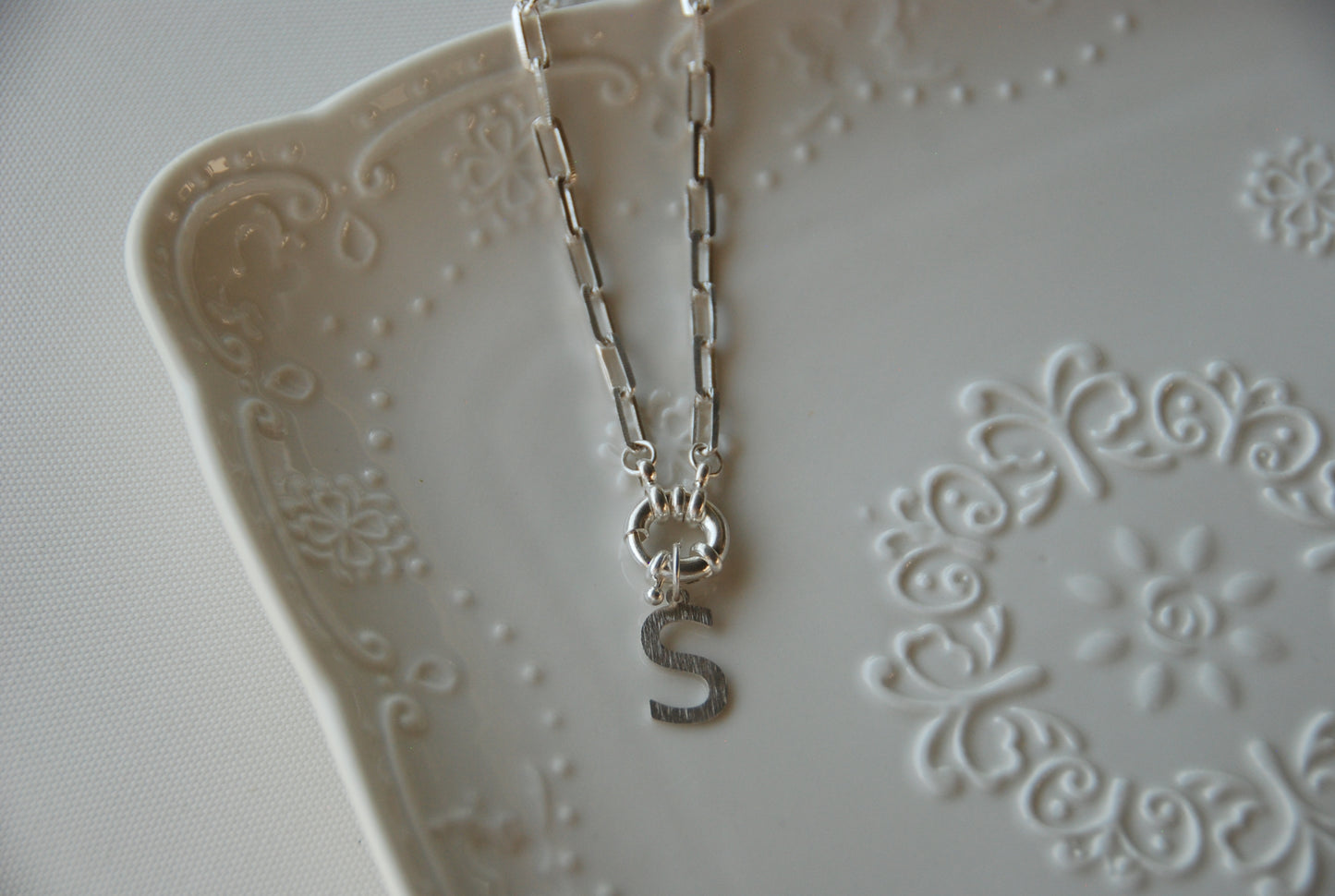 Collar Timón Inicial Plateado