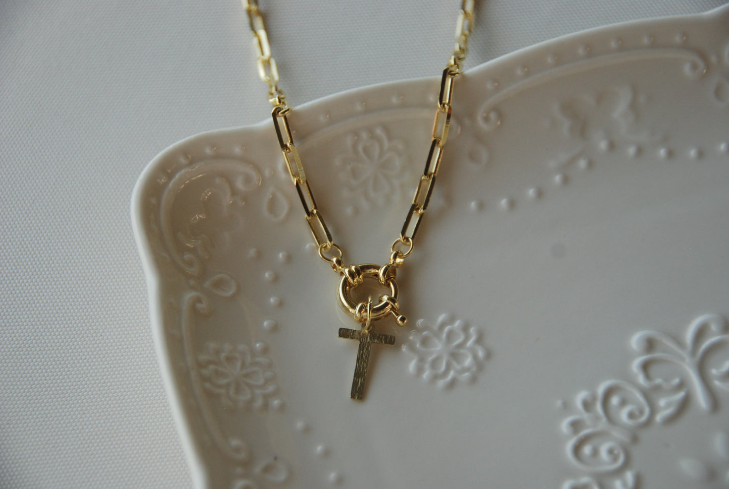 Collar Timón Inicial Dorado