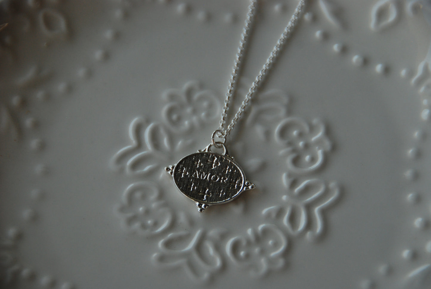 Collar Medalla Amor Triple