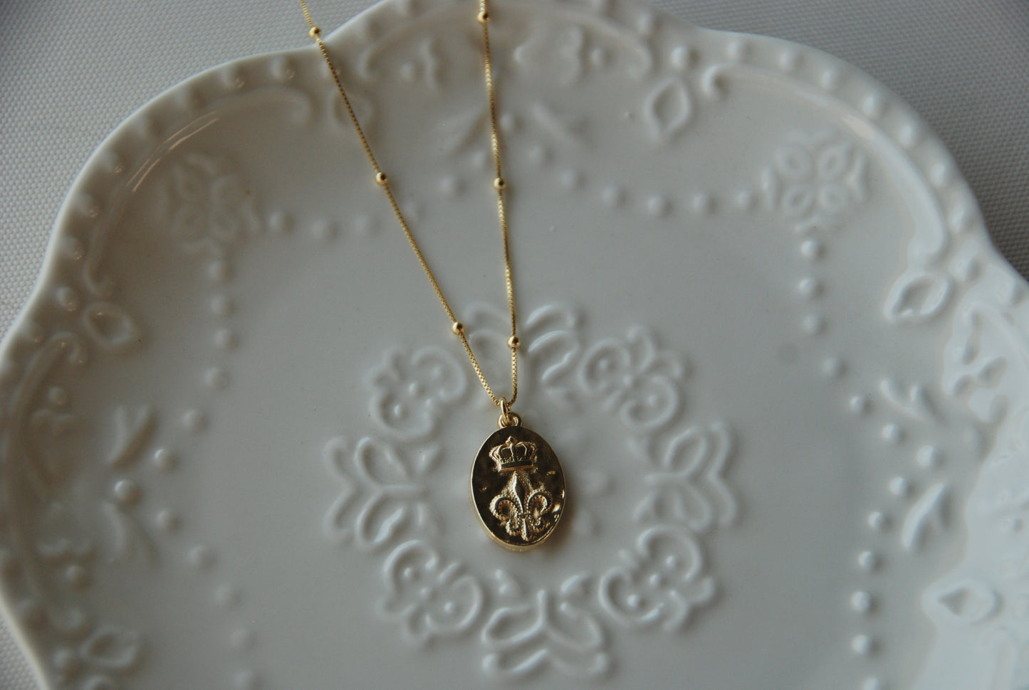 Collar Flor de Lis Coronita