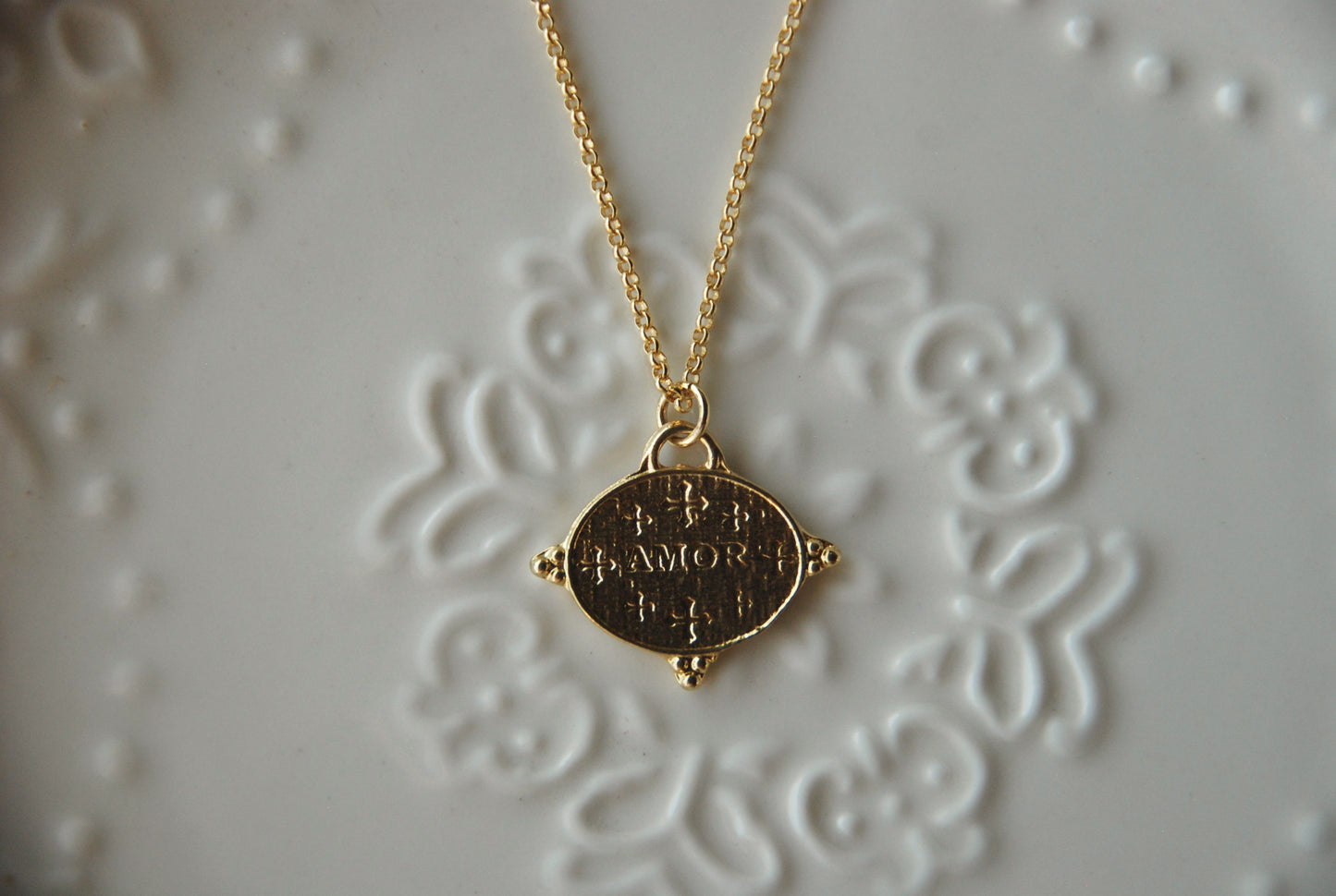 Collar Medalla Amor Triple