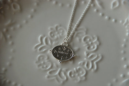 Collar Medalla Amor Triple