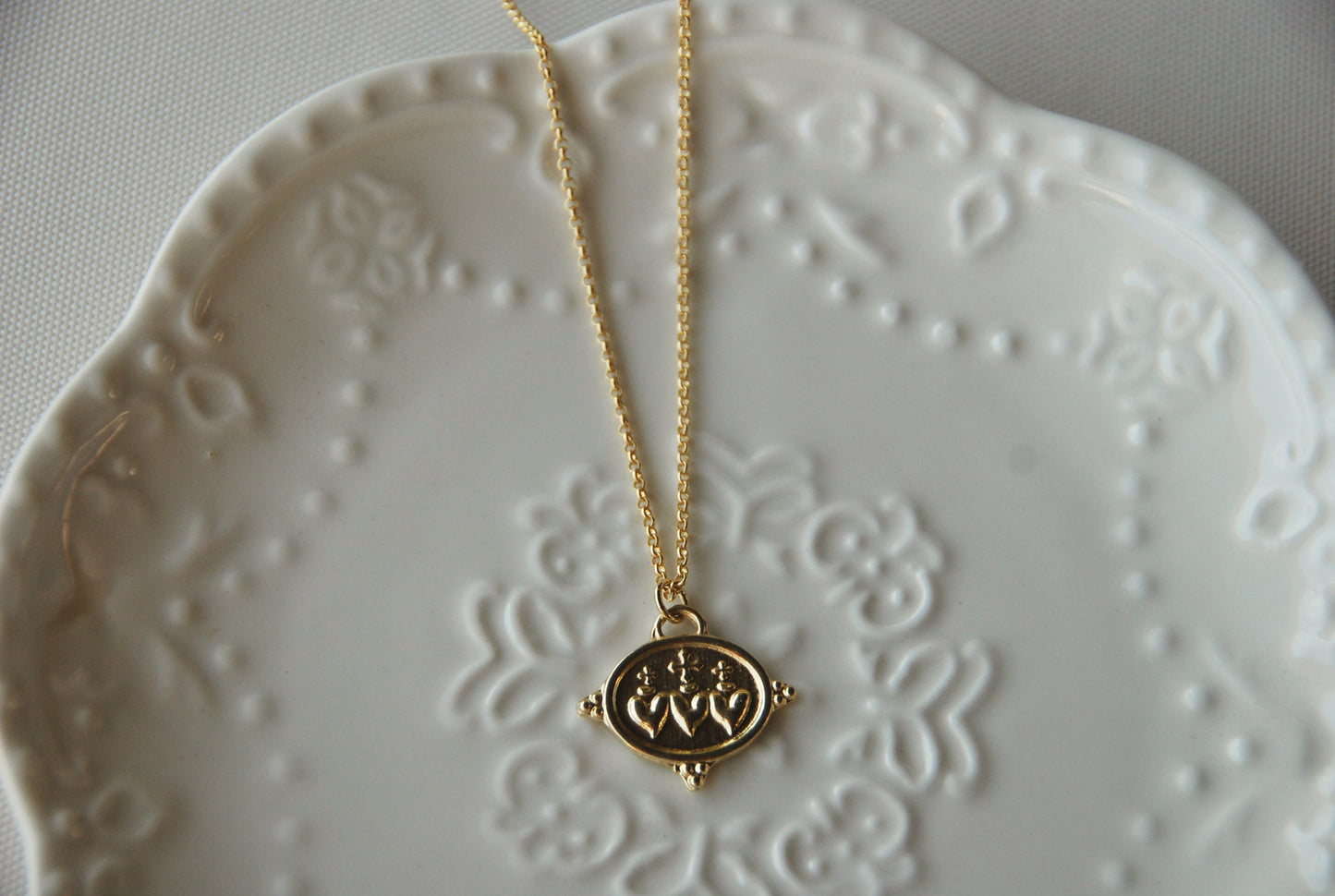 Collar Medalla Amor Triple