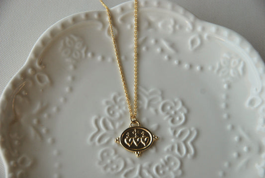 Collar Medalla Amor Triple
