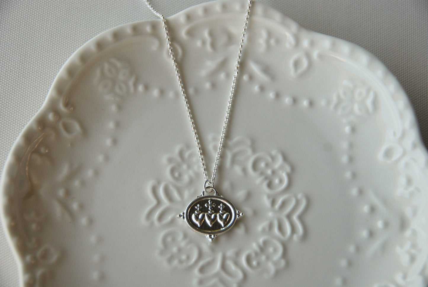 Collar Medalla Amor Triple
